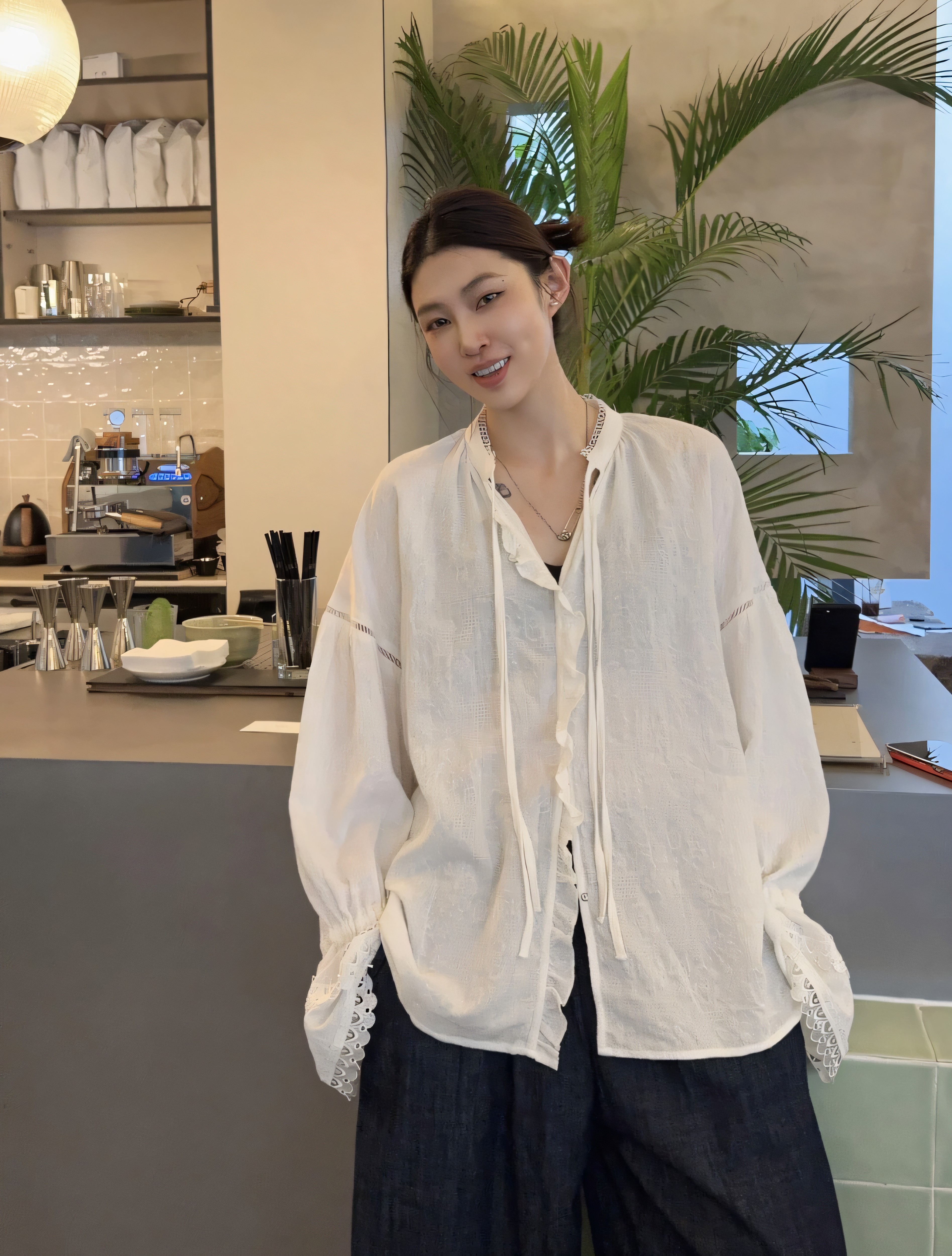 25SS春夏新款女百搭白色防晒爆款长袖宽松衬衣法式气质遮肚子上衣