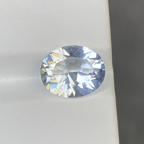 2.8克拉天然白海蓝宝石椭圆