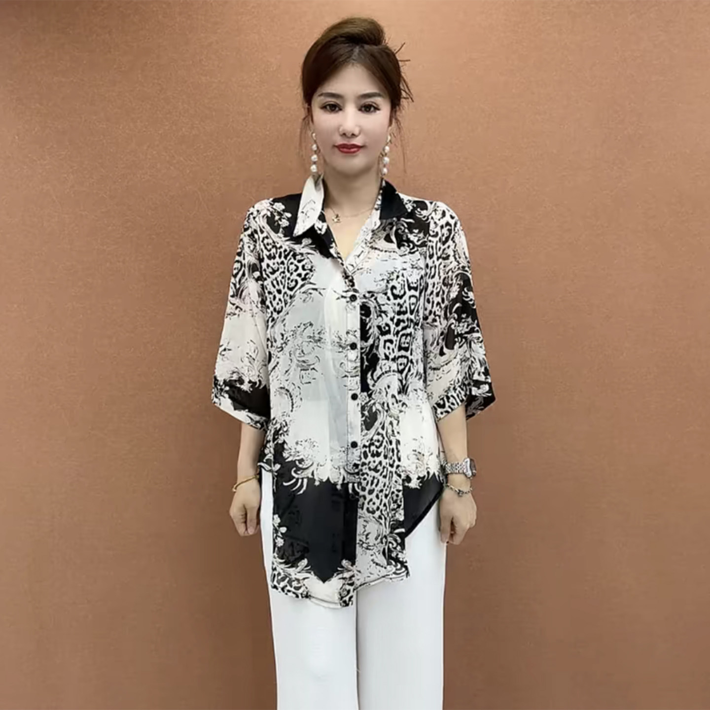 夏季时尚妈妈碎花衬衫轻薄宽松大码加肥加大中长款中袖翻领防晒衫