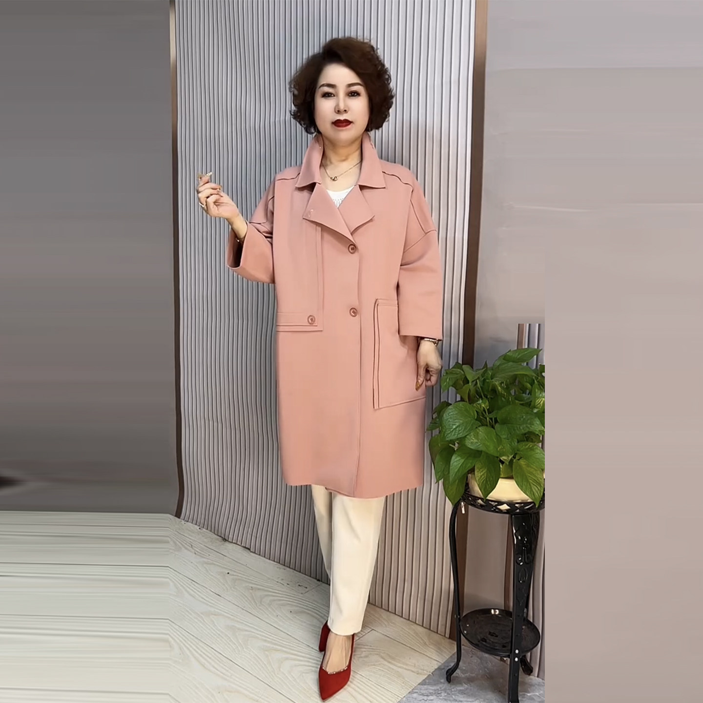 时尚200斤胖MM风衣2026春装新款遮肉显瘦空气棉中长款中袖外套女