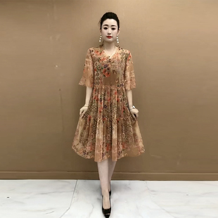 中年妈妈连衣裙夏季新款中袖碎花台湾纱长裙透气网纱老年人裙子女