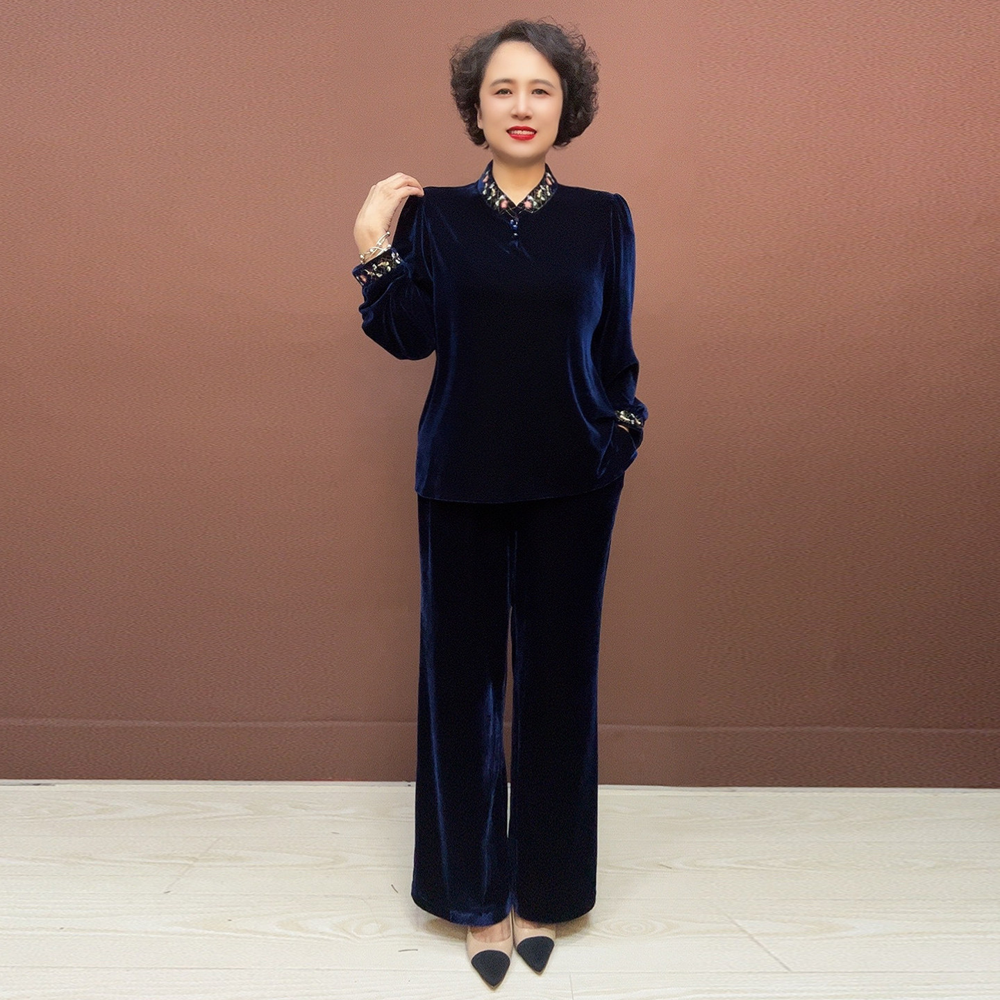 高档丝绒刺绣上衣秋季新款国风旗袍小衫阔腿裤大码显瘦气质两件套