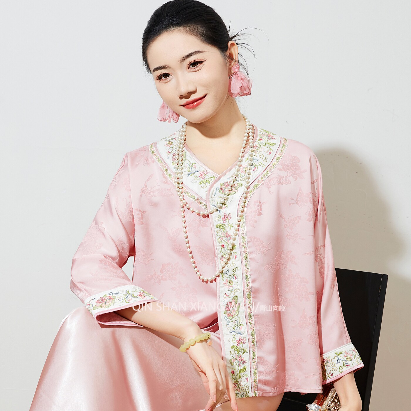 【粉蝶】国风新中式夏季天丝提花重工刺绣百搭上衣显瘦半裙套装女图片
