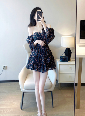 黑色碎花连衣裙2023春秋新款法式气质名媛绑带抹胸甜美a字蛋糕裙