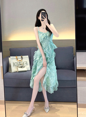 碎花连衣裙2023女新款夏季韩版温柔法式气质优雅名媛中长款吊带裙