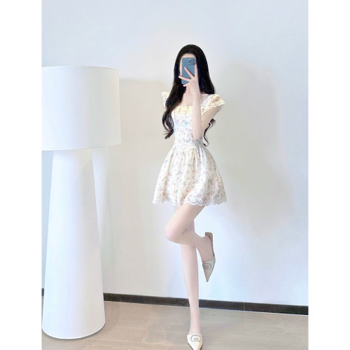 凸显女神范法式气质碎花连衣裙