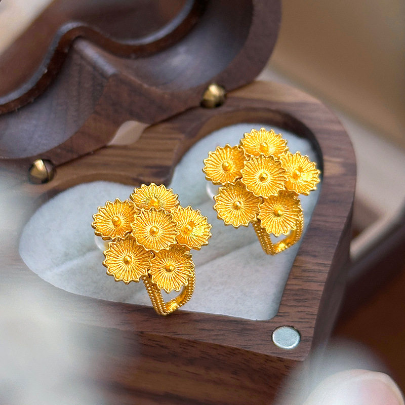 精工古法沙小雏菊繁花耳钉 新中式时尚通勤花朵耳饰镀金饰品送礼
