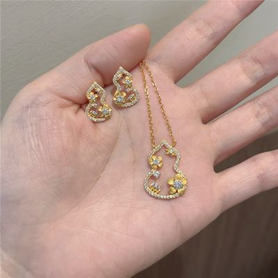 点缀闪钻小桂花镂空葫芦项链女