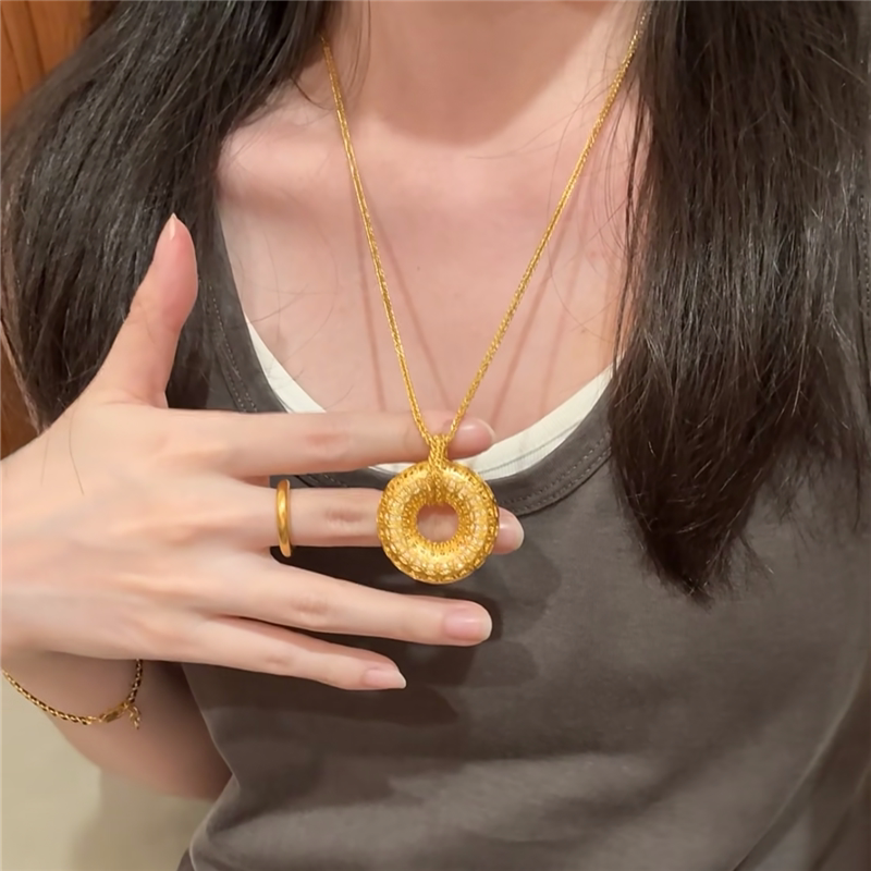 新中式古法花丝钻饰古钱纹平安扣吊坠项链女黄金色圆满甜甜圈颈链