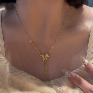 钛钢不掉色超闪碎碎冰灵动蝴蝶流苏项链女精致百搭复古锁骨链颈链