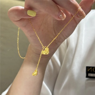 钛钢不掉色碎冰爆闪心心相印项链女黄金色日常搭配两个爱心锁骨链