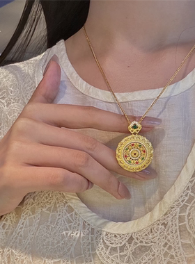 錾刻镂空花丝可转动罗盘毛衣链