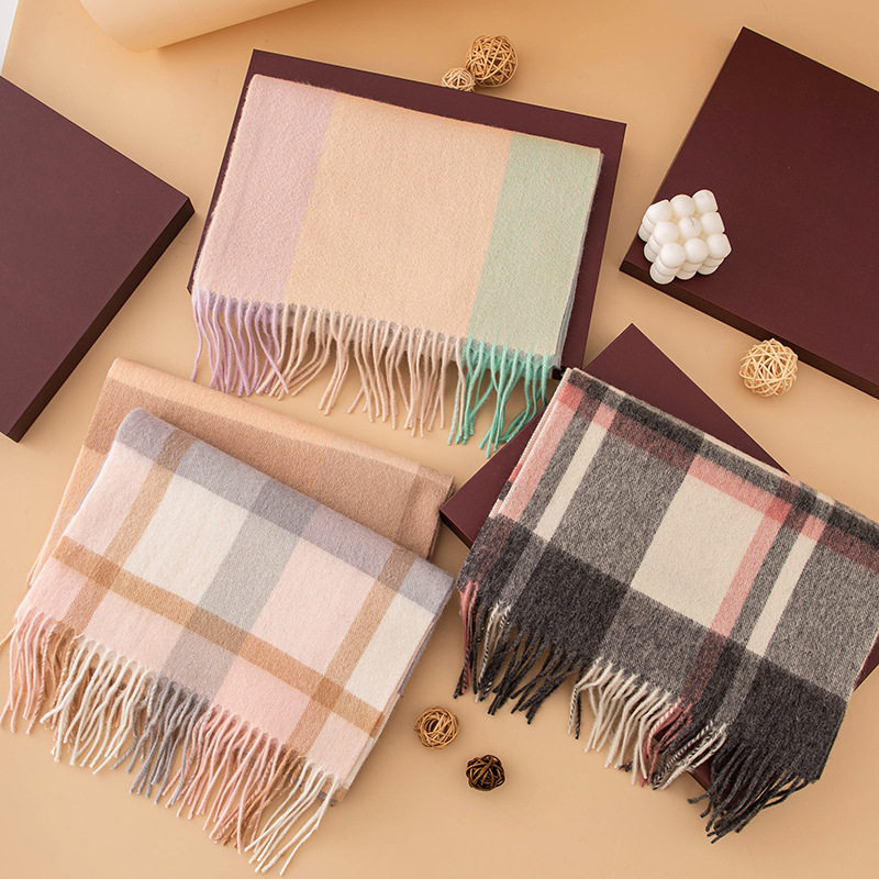 新款100%英伦百搭格子围巾女秋冬季男情侣羔羊毛保暖双面流苏围脖