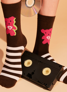 LIFEBEAT小熊像素印花中筒潮袜