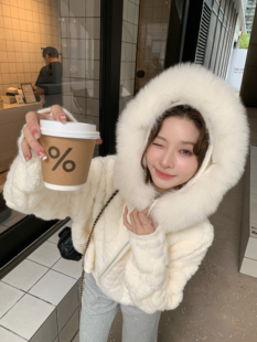 真狐狸毛毛领连帽款羊毛混纺秋冬新款外套慵懒千金风女D家菱格纹