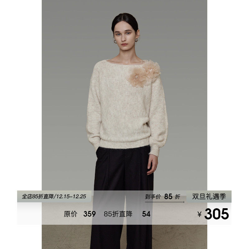 UNSPOKEN一字领立体花装饰针织衫女冬季原创设计感宽松显瘦打底衫