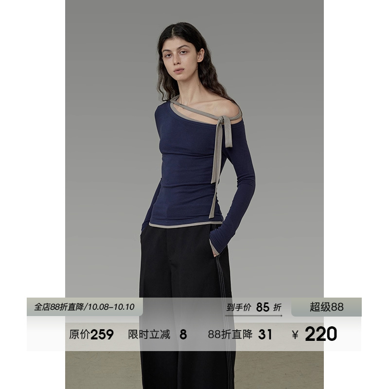 UNSPOKEN撞色斜肩针织上衣