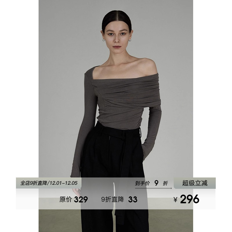 UNSPOKEN抽褶修身一字肩针织衫