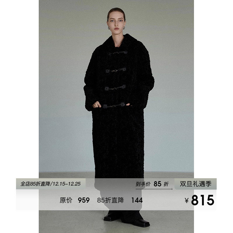 UNSPOKEN中长款牛角扣羊羔毛大衣