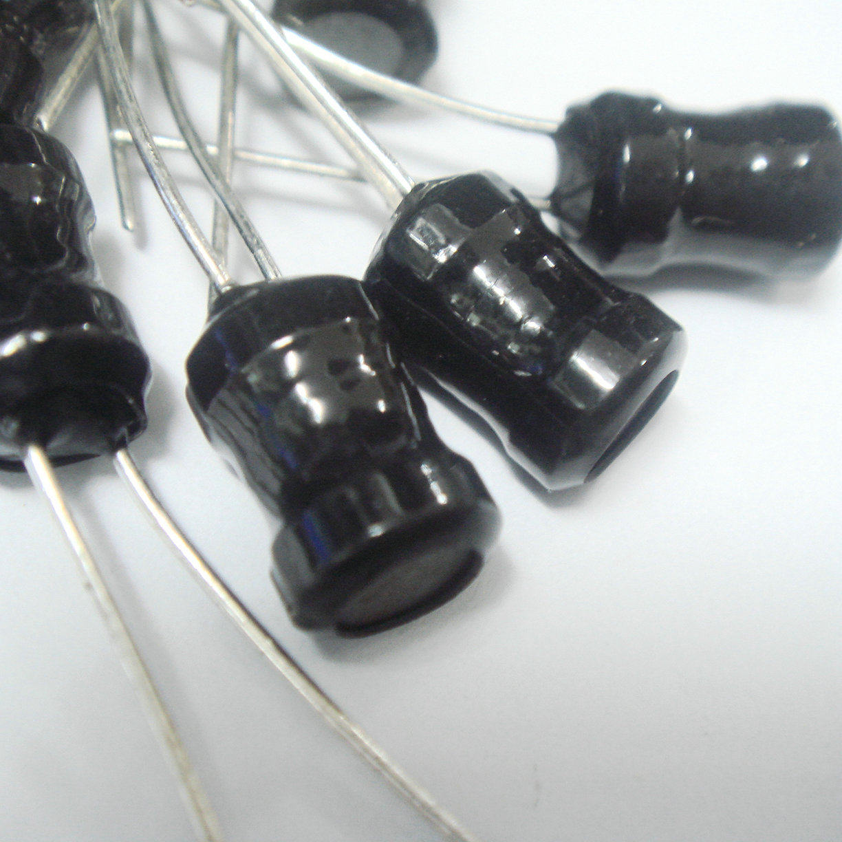 高科美芯云野 工字形电感8X10 68UH 直插 10个