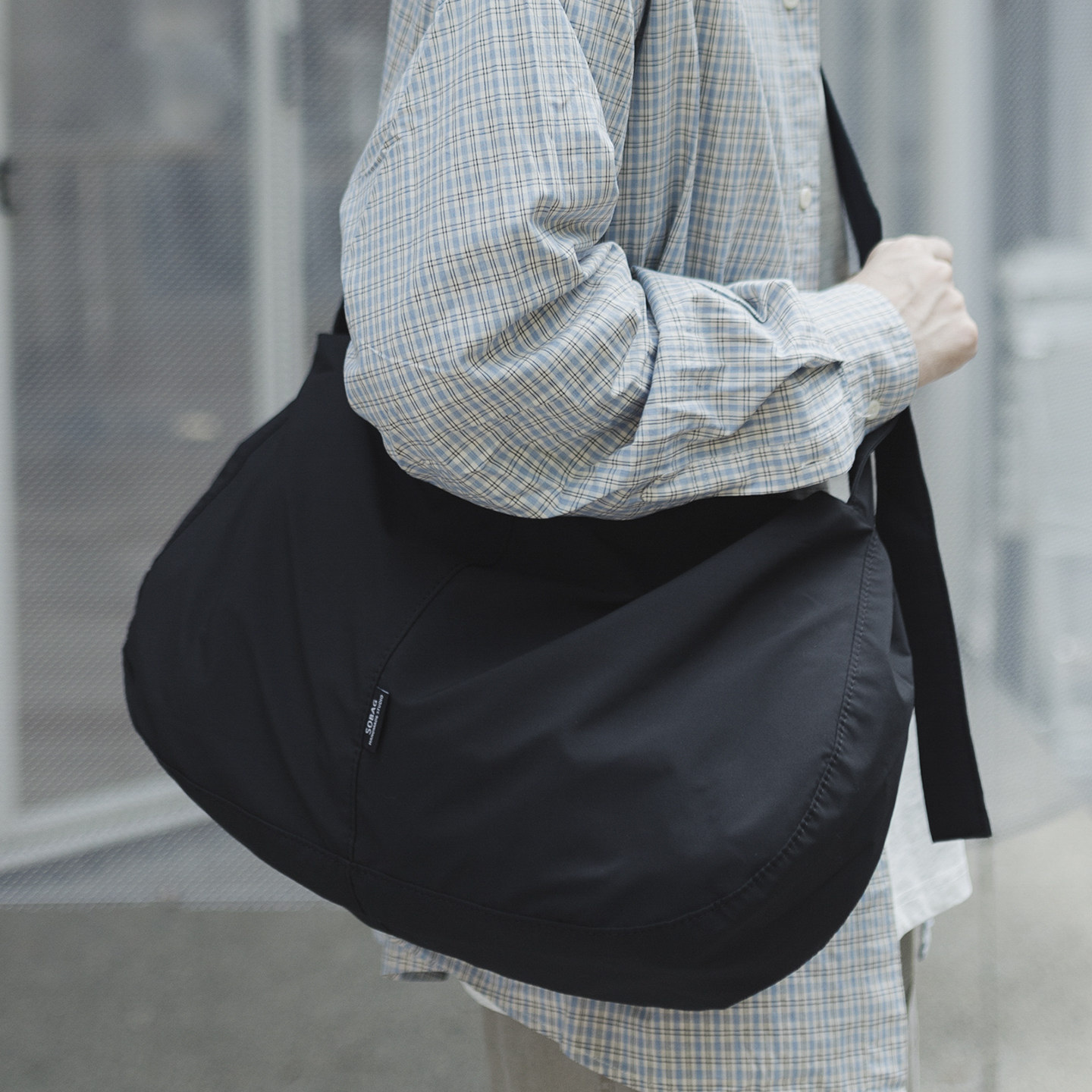 sobag日系大容量防泼水单肩斜挎尼龙布包男慵懒通勤纯色街潮布包