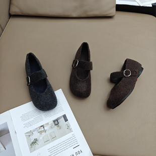 小香风配裙子毛毛鞋女2025新款毛呢复古魔术贴平底踩屎感玛丽珍鞋