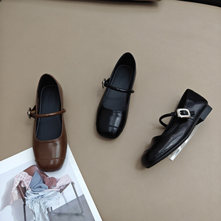 复古软皮玛丽珍女鞋2025年新款气质温柔风法式小香风平底舒适单鞋