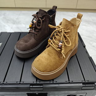 英伦风厚底马丁靴女2025新款高帮超轻便系带串珠机车靴羊京绒短靴