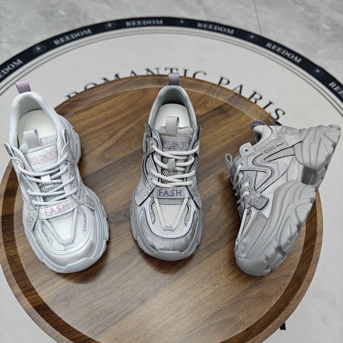 厚底增高轻便软底爆款休闲鞋女2026新款运动女鞋小个子透气老爹鞋