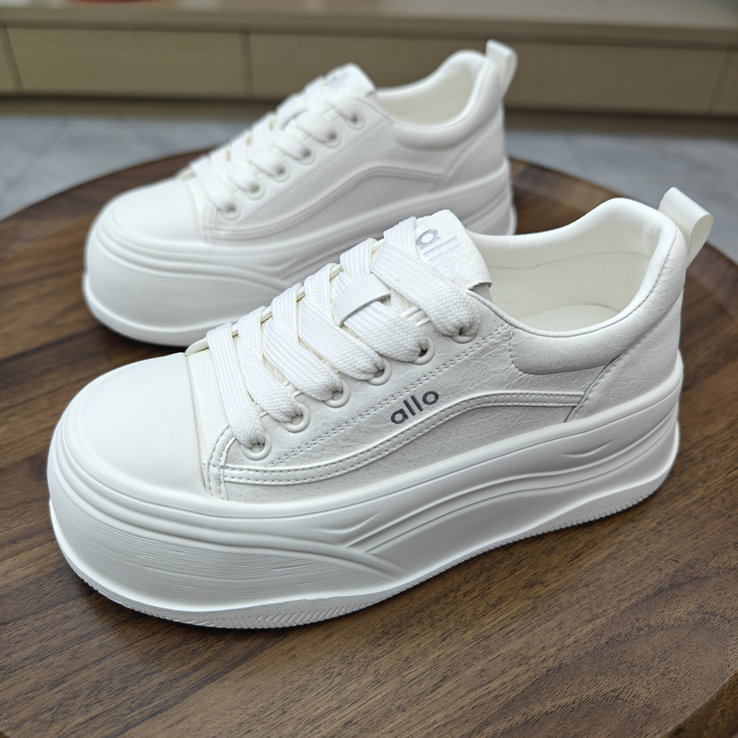 轻便增高松糕厚底真皮小白鞋女2026新款韩版时尚系带休闲百搭板鞋,女鞋,时尚休闲鞋,淘宝优惠券,粉丝福利购,淘宝优惠卷