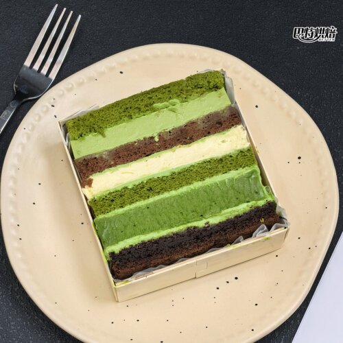 八重多层抹茶巧克力切块盒子蛋糕