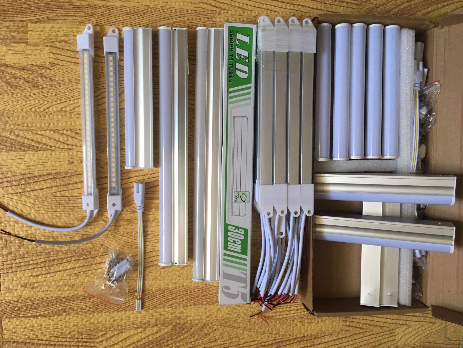 LED日光灯管酒柜0.1m橱柜灯0.2米T5超短灯条木玻璃展柜书柜衣柜子,家装灯饰光源,LED灯管,淘宝优惠券,粉丝福利购,淘宝优惠卷