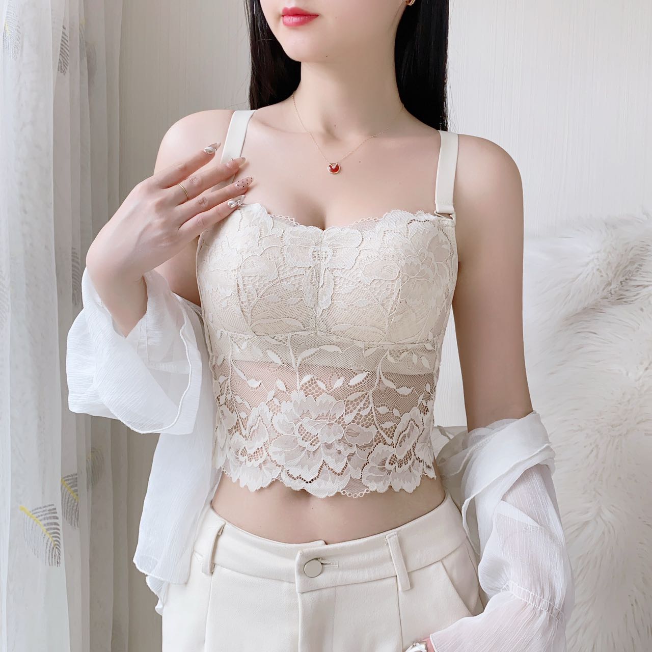 2026性感蝴蝶美背大胸显小内搭蕾丝内衣防走光抹胸薄款大尺码调整