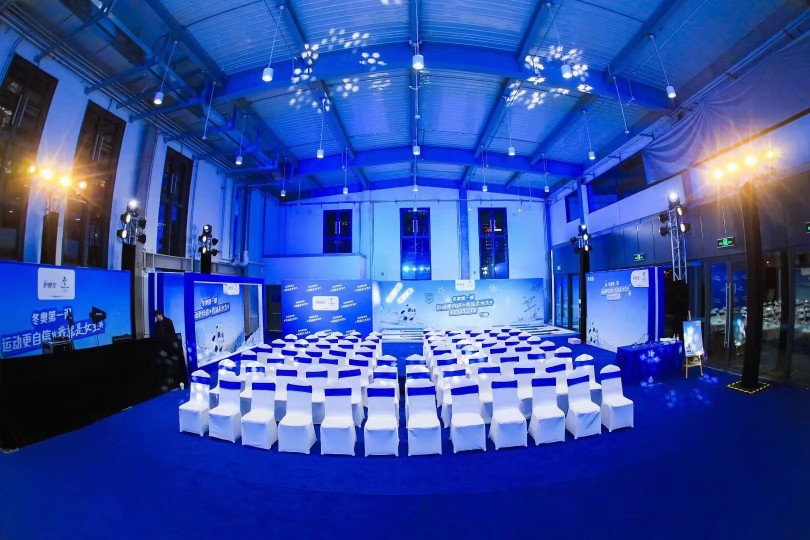 全北京市地区提供租赁各种活动桌椅，桌布，沙发，折叠椅，帐篷！