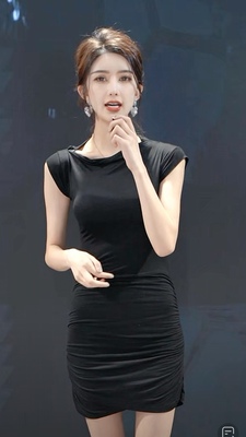 哇塞王霖女团性感火辣弹力