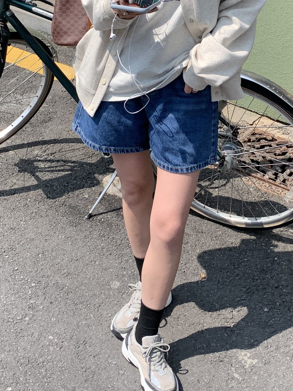 最小的海 韩版牛仔短裤女2021夏季新款显瘦宽松水波纹