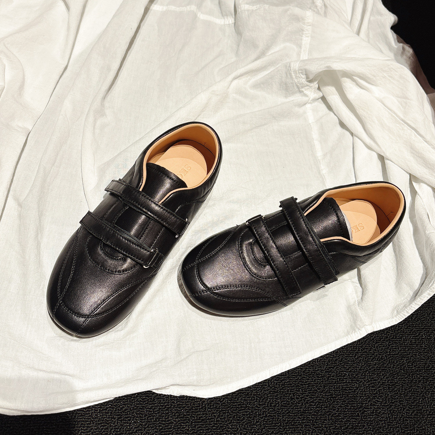 里外羊皮~巨软魔术贴平底德训鞋女2025秋新款休闲鞋ins风板鞋女鞋,女鞋,德训鞋,淘宝优惠券,粉丝福利购,淘宝优惠卷