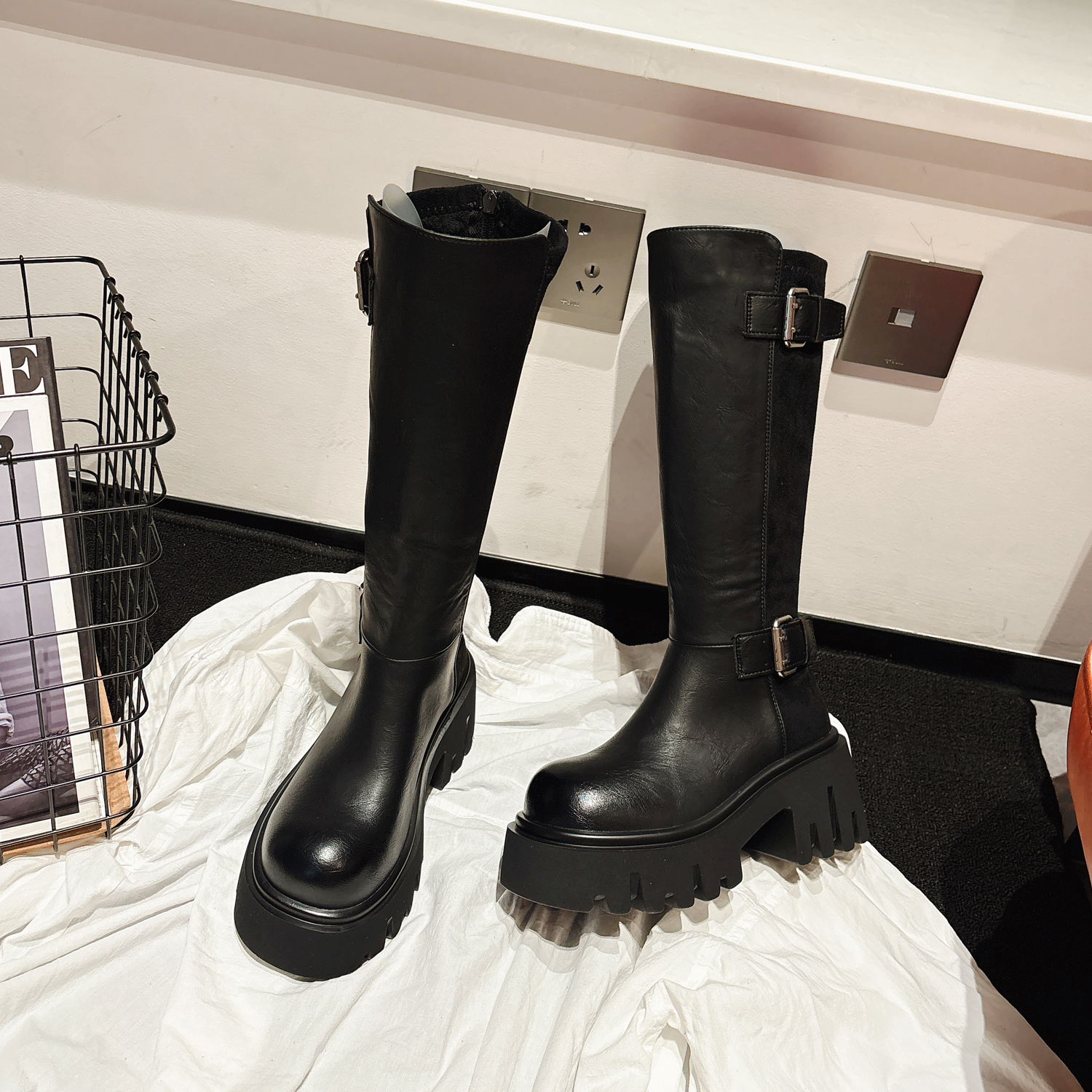 东大门厚底增高皮带扣不过膝长靴