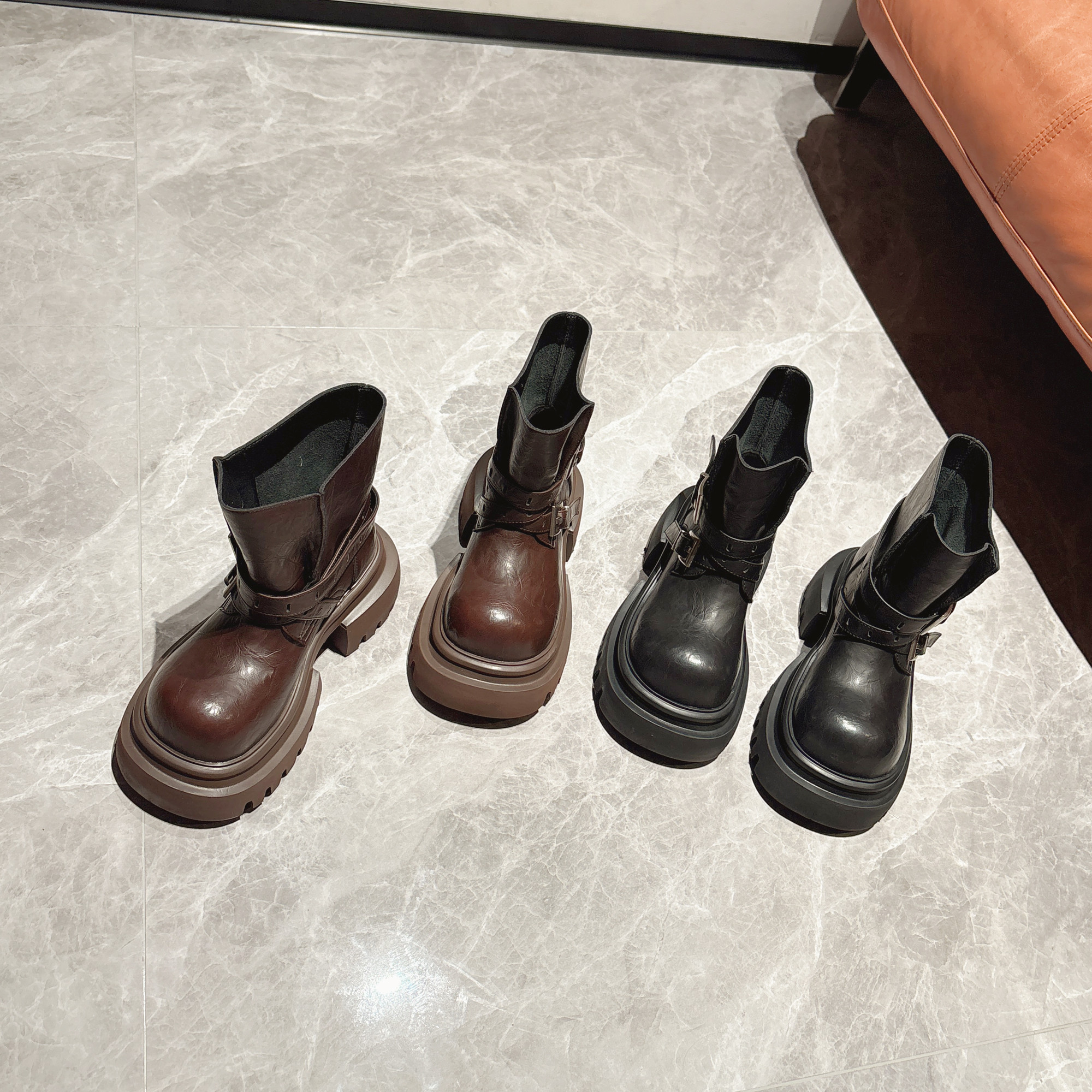 韩国单~超软厚底增高大头马丁靴