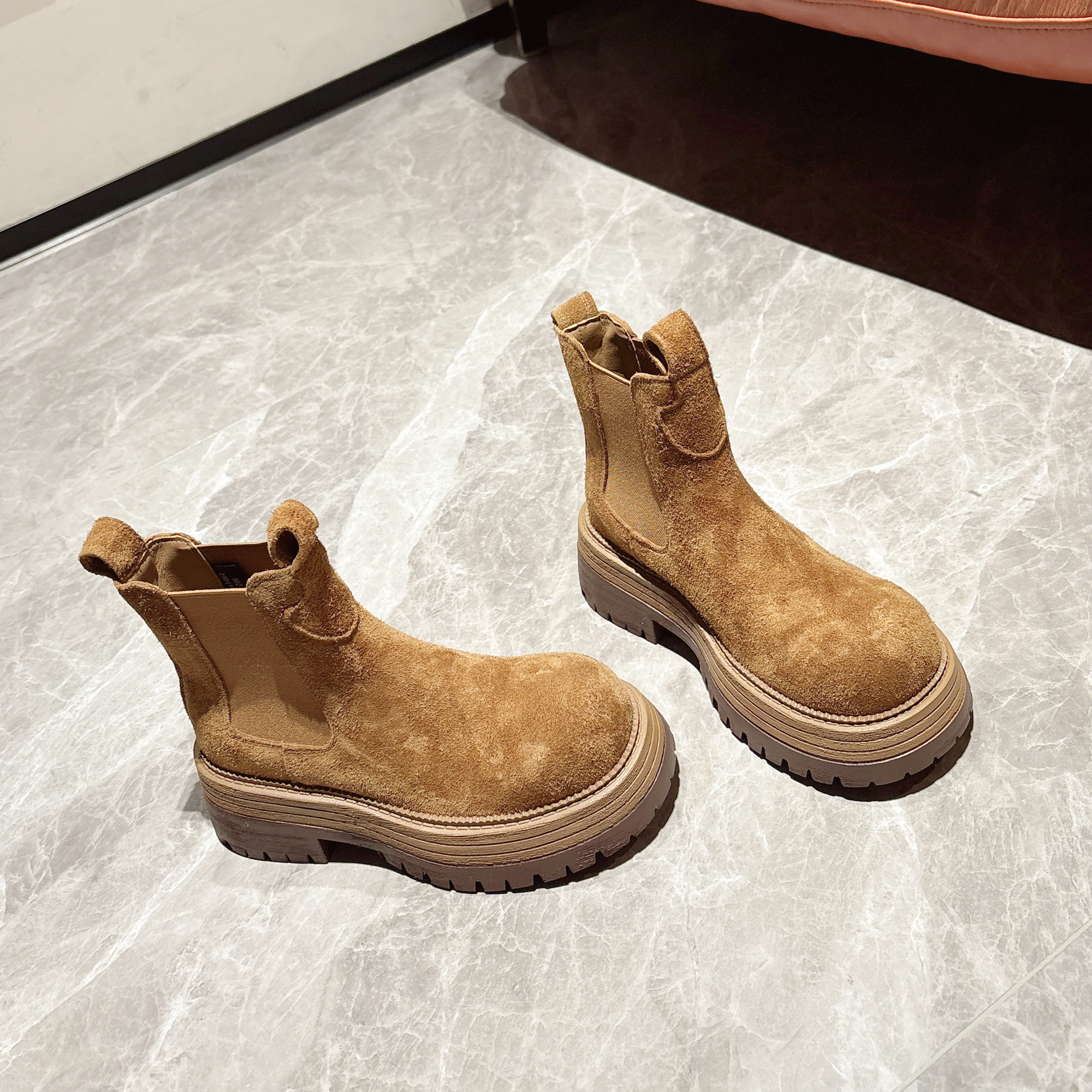 韩国单~厚底增高真皮切尔西靴女