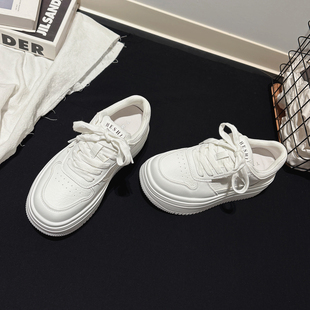 6CM增高~轻便厚底真皮小白鞋女配堆堆袜休闲板鞋百搭运动学生女鞋