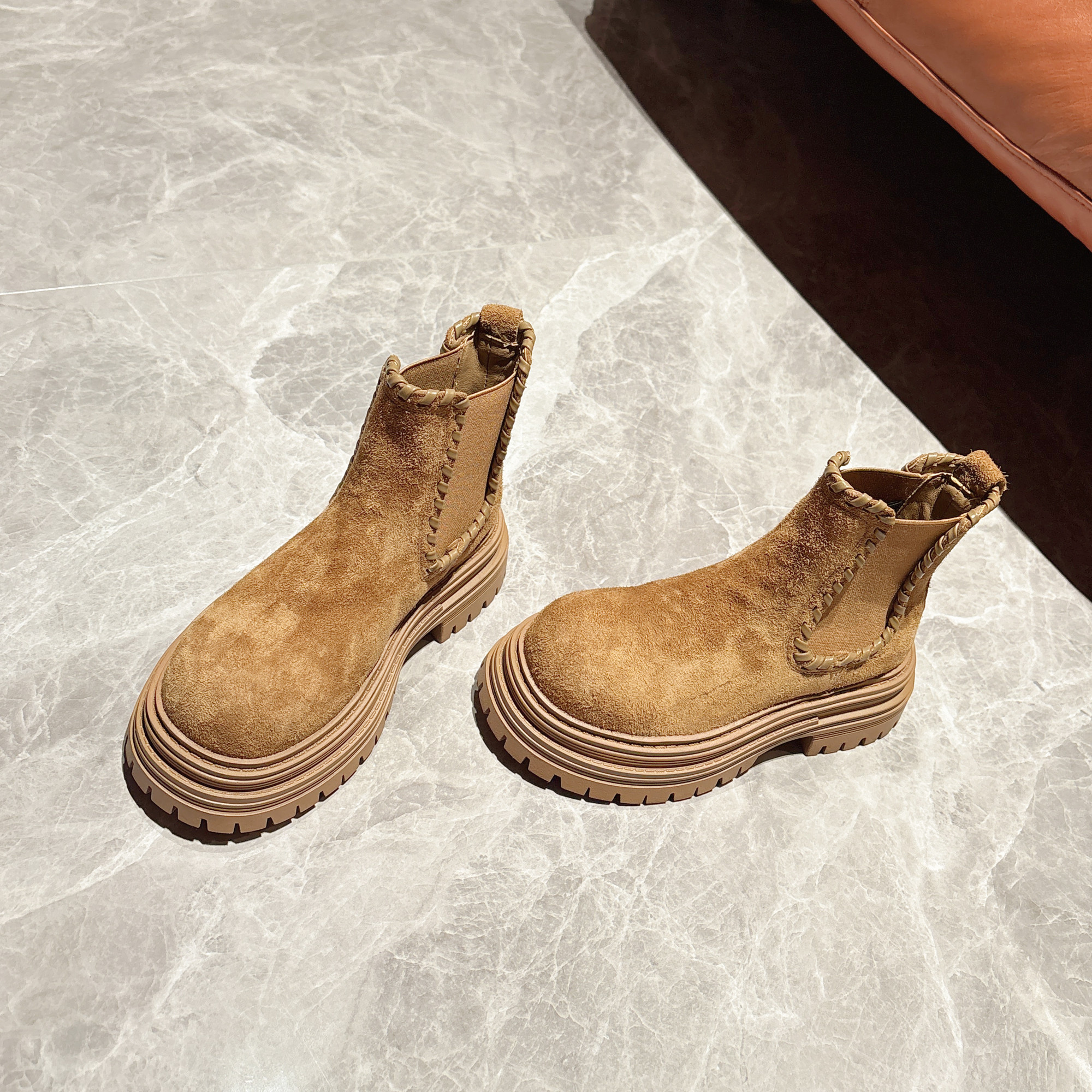 韩国单厚底增高真皮套筒切尔西靴