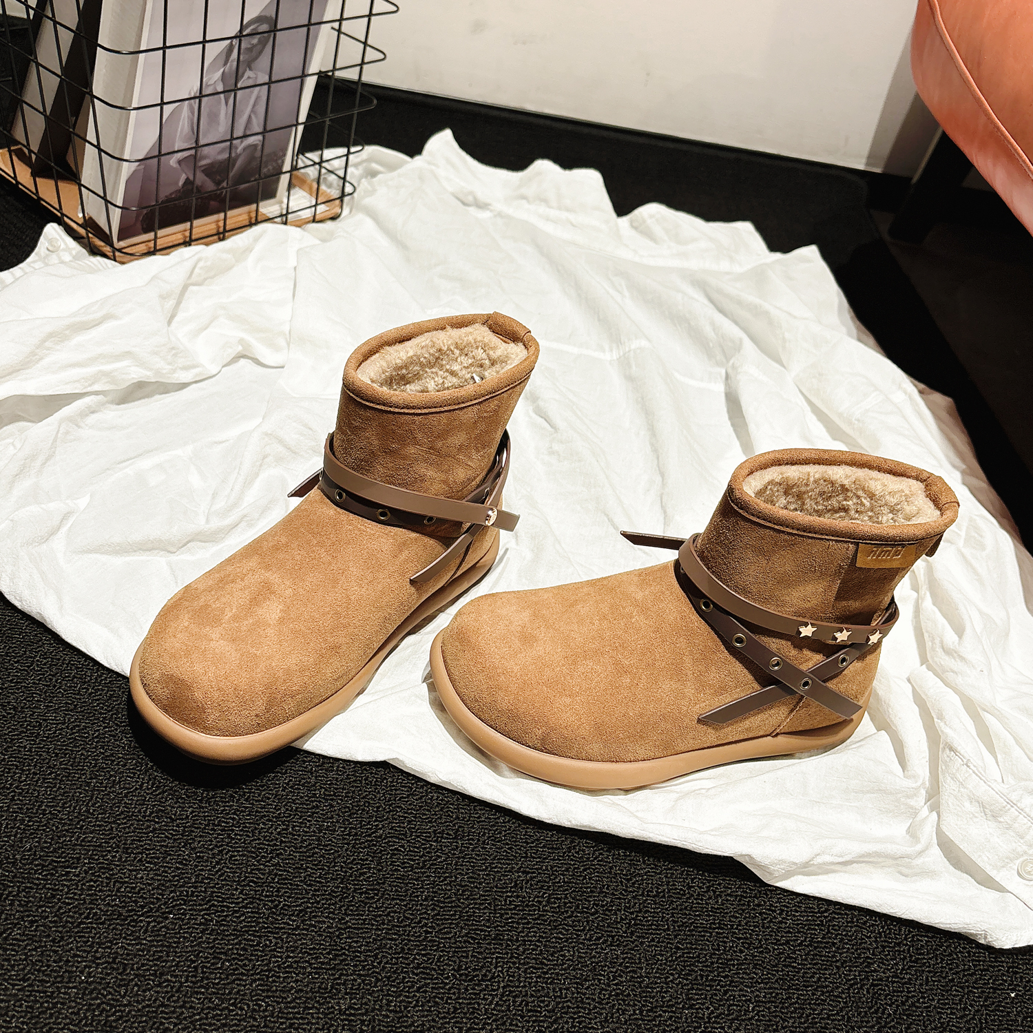 美拉德防滑平底真皮羊羔毛雪地靴