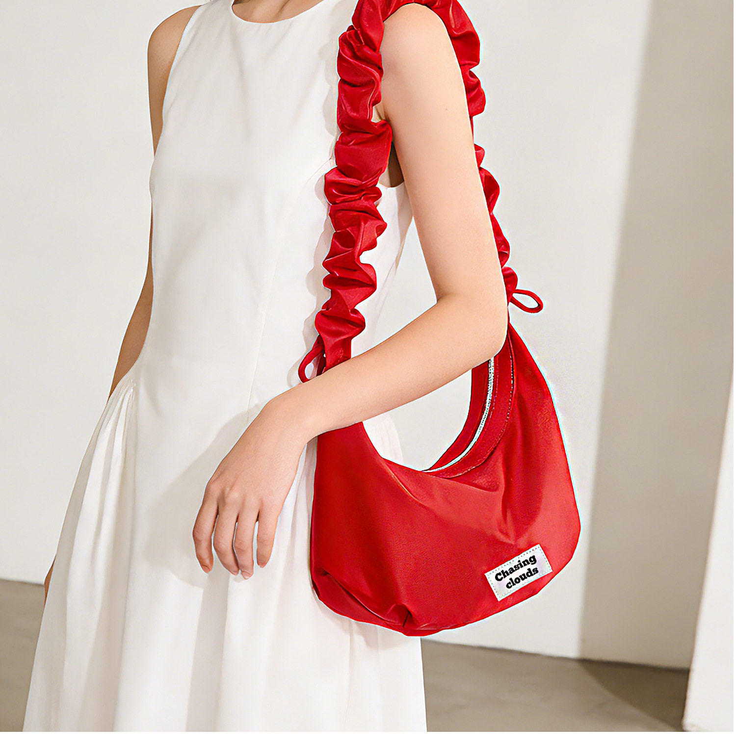 红色包包女2026新年潮酷运动风云朵包斜挎包高级感小众婚包饺子包,箱包皮具/热销女包/男包,通用款女包,淘宝优惠券,粉丝福利购,淘宝优惠卷