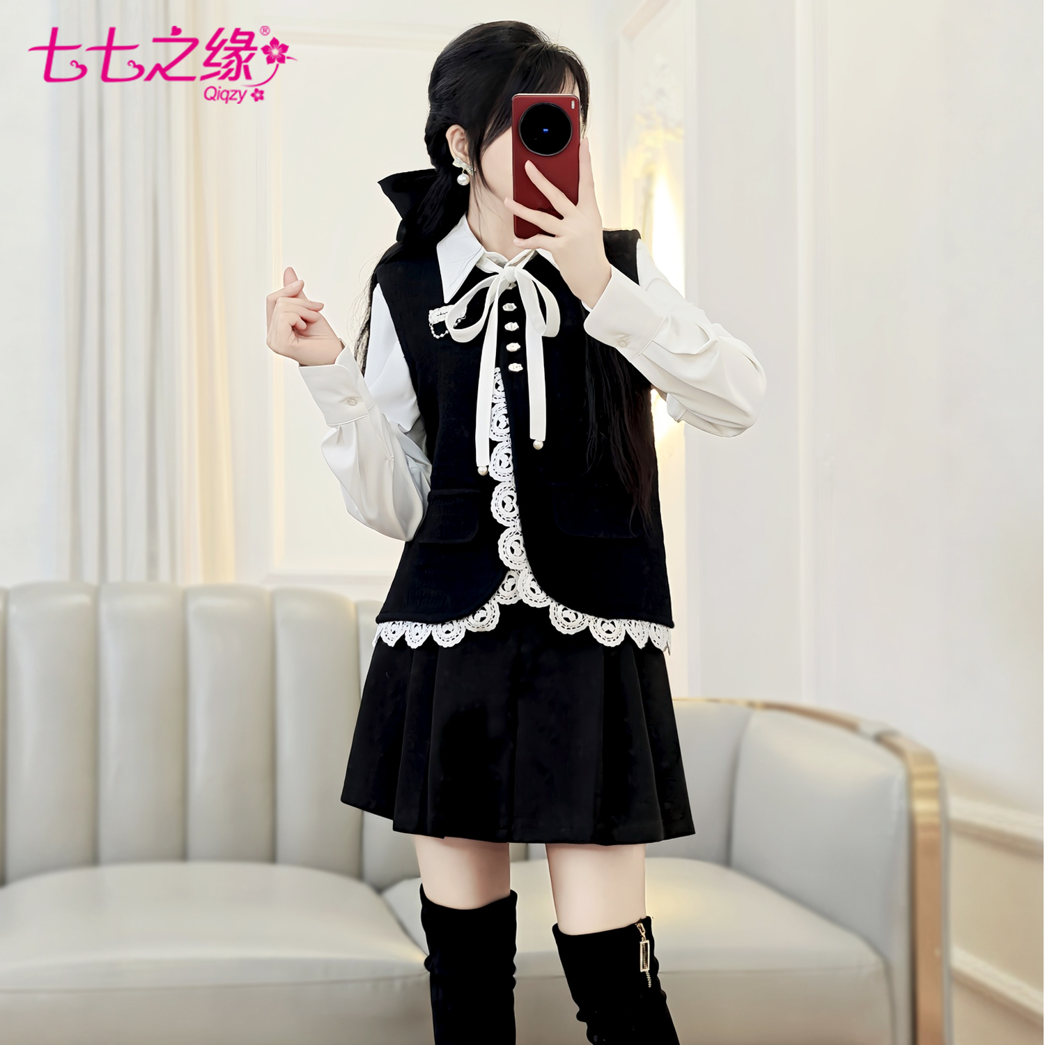 黑色背心白色衬衫百褶半裙两件套