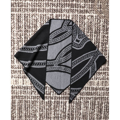 TANG TOWN 凹造型神器~全羊毛双面提花三角形针织披肩保暖围巾 女