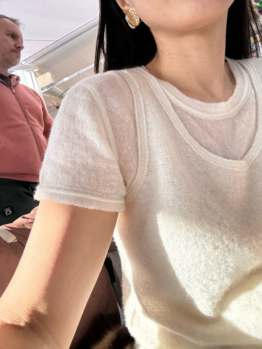 简约百搭款内搭白色无袖背心