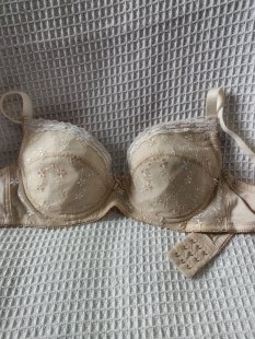 大码40/90A日韩内衣文胸有钢圈聚拢刺绣蕾丝多扣无插垫杂款