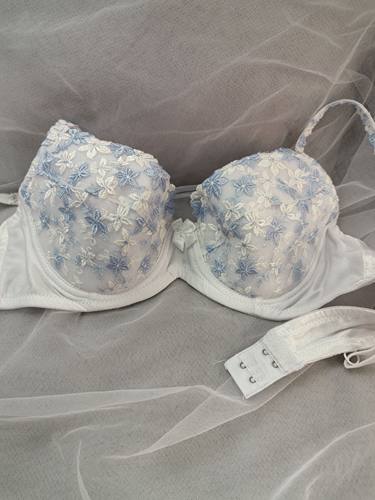 34B日韩欧美内衣文胸有无钢圈聚拢蕾丝多扣有无插垫75