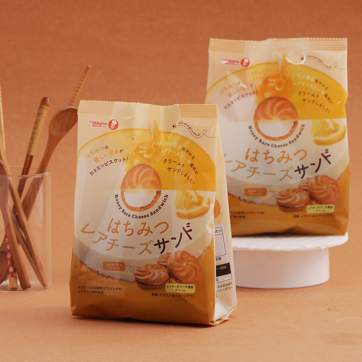 日本进口零食宝制果蜂蜜芝士味香草肉桂夹心饼干追剧休闲解馋小吃